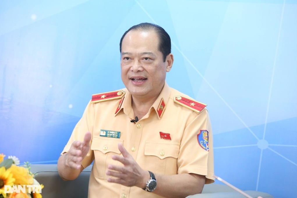 Giảm ùn tắc giao thông: Giải pháp gì cũng phải nhân văn - 1 Giảm ùn tắc giao thông: Giải pháp gì cũng phải nhân văn - 1