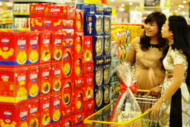 Thị trường bánh kẹo Tết Giáp Ngọ: Nhiều mẫu mới "hút hàng"