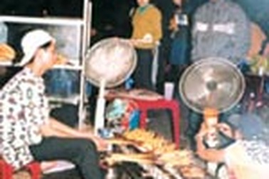 H5N1 gõ cửa, chân gà nướng vẫn “sốt”