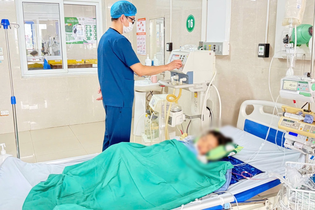 Người mẹ kể giây phút con gái bị rắn độc chui ra từ điều hòa cắn vào người - 3