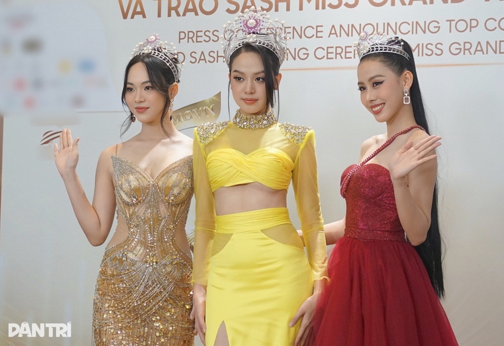 Thùy Tiên khác lạ với mái ngố, Phương Nhi gợi cảm gây chú ý - 6 Thùy Tiên khác lạ với mái ngố, Phương Nhi gợi cảm gây chú ý - 6