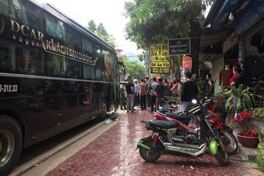 Khởi tố tài xế nảy lòng tham giấu hơn 700 triệu đồng của khách