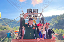 Học sinh vùng cao bay khinh khí cầu cùng Anh hùng Phạm Tuân