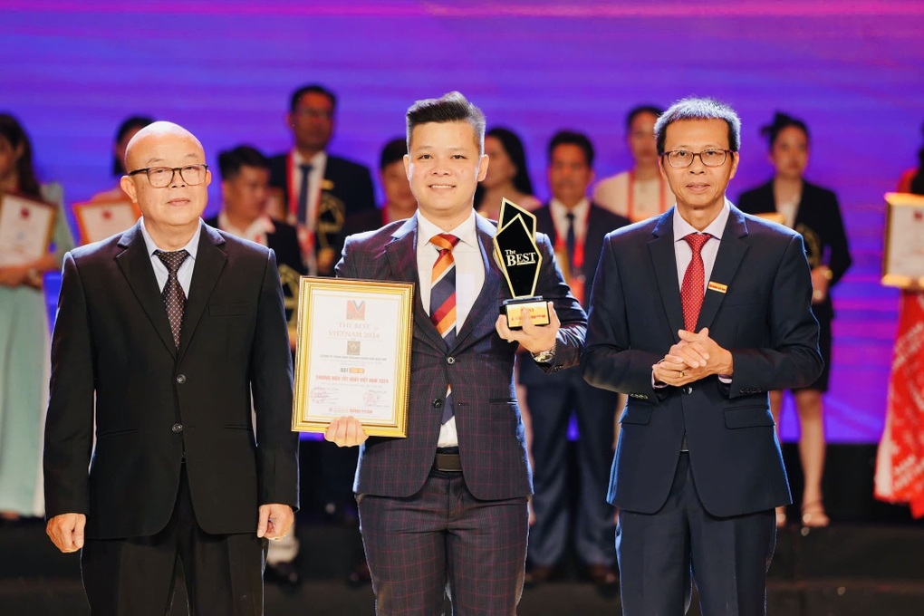 Kim Bảo Trí đạt giải thưởng top 10 thương hiệu kinh doanh vàng, trang sức - 5 Kim Bảo Trí đạt giải thưởng top 10 thương hiệu kinh doanh vàng, trang sức - 5