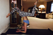 Choáng với khả năng biểu diễn yoga của Britney