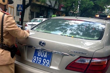 Vào 'lò' biển số giả giữa Thủ đô