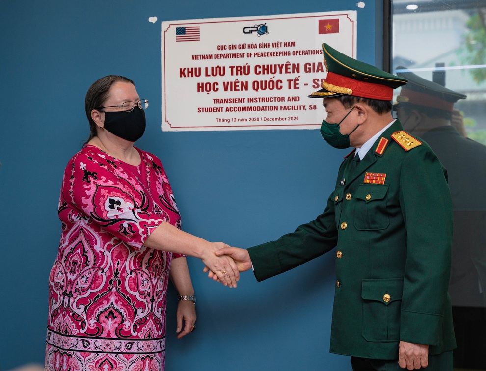 Mỹ bàn giao tòa nhà 1 triệu USD cho Cục Gìn giữ Hòa bình Việt Nam - 2 Mỹ bàn giao tòa nhà 1 triệu USD cho Cục Gìn giữ Hòa bình Việt Nam - 2