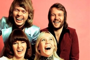 Tại sao chúng ta yêu thích ABBA đến thế?