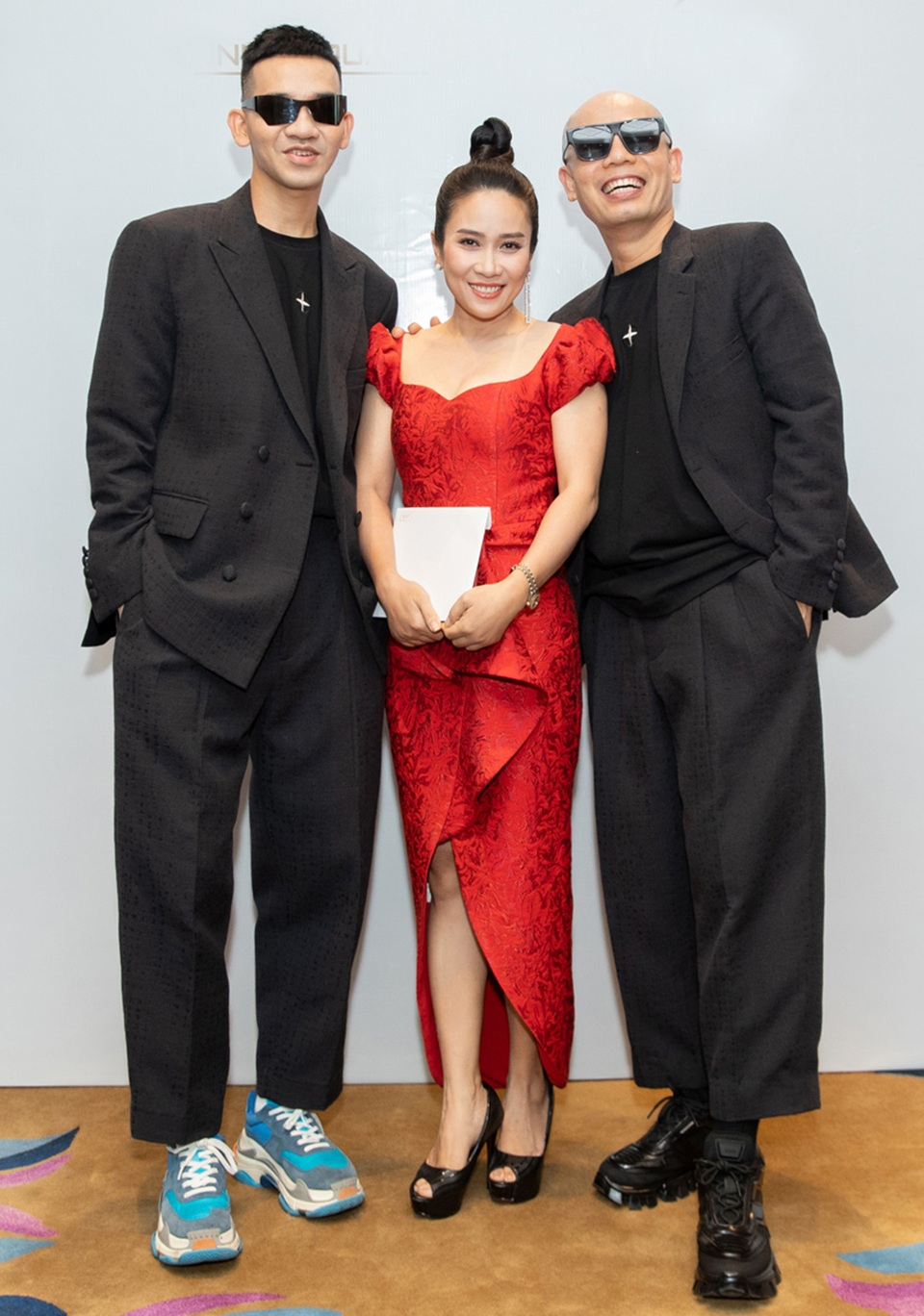 Dịp hiếm hoi ca sĩ Hà Trần, Thanh Lam xuất hiện trên thảm đỏ thời trang - 18 Dịp hiếm hoi ca sĩ Hà Trần, Thanh Lam xuất hiện trên thảm đỏ thời trang - 18