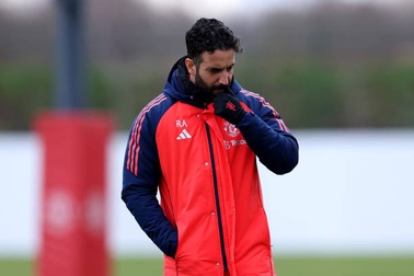 HLV Amorim thừa nhận kém cỏi, bất ngờ tiết lộ tương lai ở Man Utd