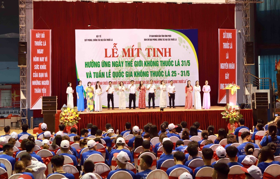 Tác hại nguy hiểm của thuốc lá được phổ cập đến 90% người dân - 1