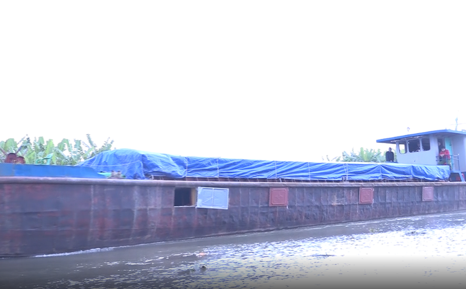 Triệt phá sới bạc khủng trên sông Luộc, thu hàng tỷ đồng - 1 Triệt phá sới bạc khủng trên sông Luộc, thu hàng tỷ đồng - 1