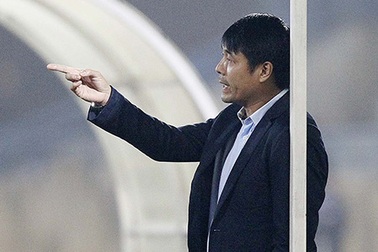 HLV Nguyễn Hữu Thắng chưa hài lòng dù đội tuyển thắng đậm