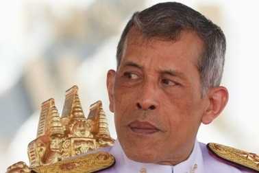 Quốc vương Thái Lan bị bắn bằng súng hơi ở Đức