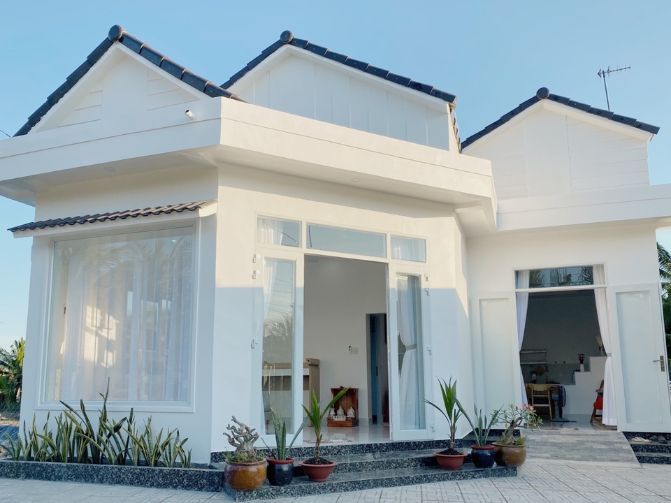 Mới 25 tuổi, cô gái ở Bến Tre đã xây nhà 500 triệu đồng tặng bố mẹ - 1 Mới 25 tuổi, cô gái ở Bến Tre đã xây nhà 500 triệu đồng tặng bố mẹ - 1