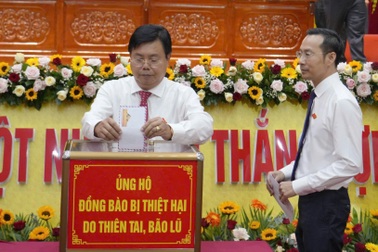 Gần 450 đại biểu tỉnh An Giang quyên góp, ủng hộ đồng bào bị ảnh hưởng bão