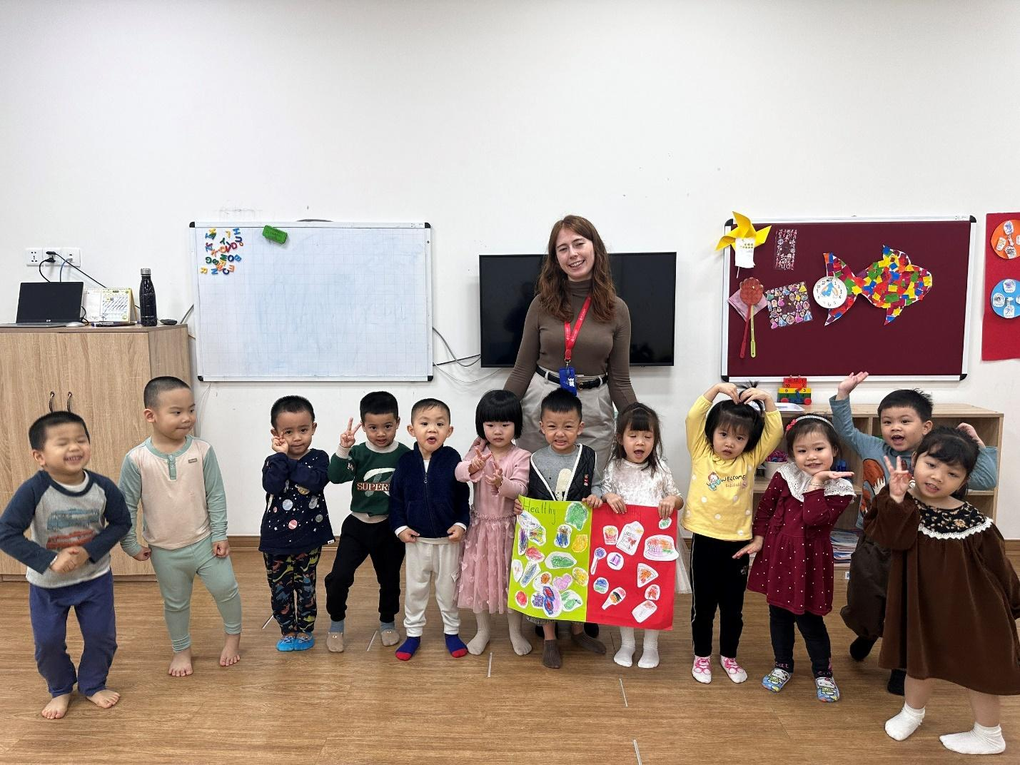 Học tiếng Anh hiệu quả mà không nhàm chán tại UK Academy Hạ Long - 1 Học tiếng Anh hiệu quả mà không nhàm chán tại UK Academy Hạ Long - 1