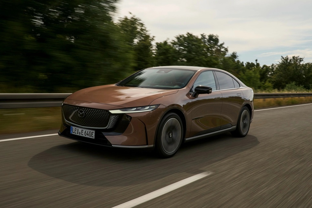 Xe điện mới của Mazda có giá bán tại Trung Quốc rẻ bằng nửa ở châu Âu - 1 Xe điện mới của Mazda có giá bán tại Trung Quốc rẻ bằng nửa ở châu Âu - 1