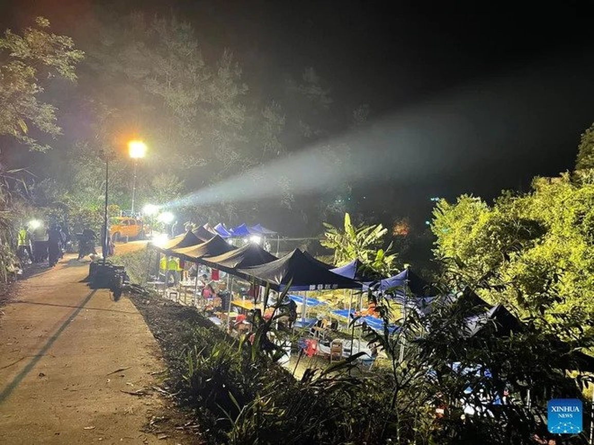 Thấy tờ tiền 2000 đồng Việt Nam trong ví nạn nhân máy bay rơi ở Trung Quốc - 3 Thấy tờ tiền 2000 đồng Việt Nam trong ví nạn nhân máy bay rơi ở Trung Quốc - 3