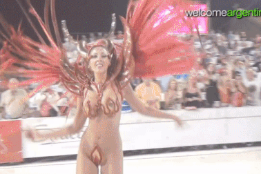 Góc khuất phía sau những bữa tiệc đường phố gợi cảm nhất hành tinh