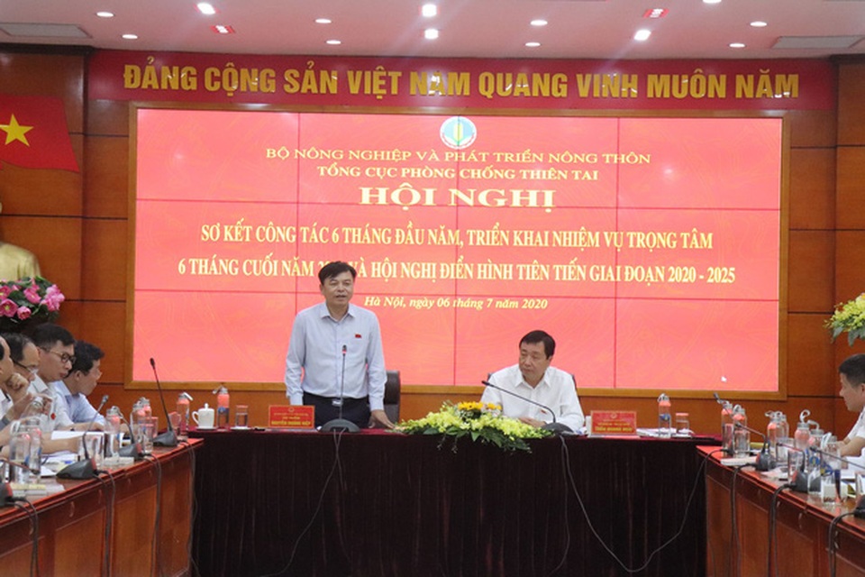 Đặc biệt lưu ý việc tiêu thoát lũ, xói lở bờ sông, ven biển - 1 Đặc biệt lưu ý việc tiêu thoát lũ, xói lở bờ sông, ven biển - 1