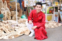 Du khách mệt rũ người sau 1 ngày chạy 7 nơi ở TPHCM để chụp ảnh với áo dài