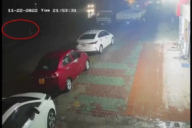 Nữ lao công bị ô tô tông tử vong trong đêm, tài xế phóng xe bỏ chạy