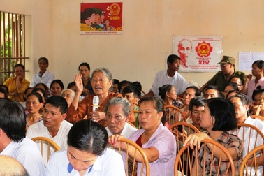 Vụ dân dựng lều phản đối bãi rác: Tỉnh về thôn đối thoại với dân