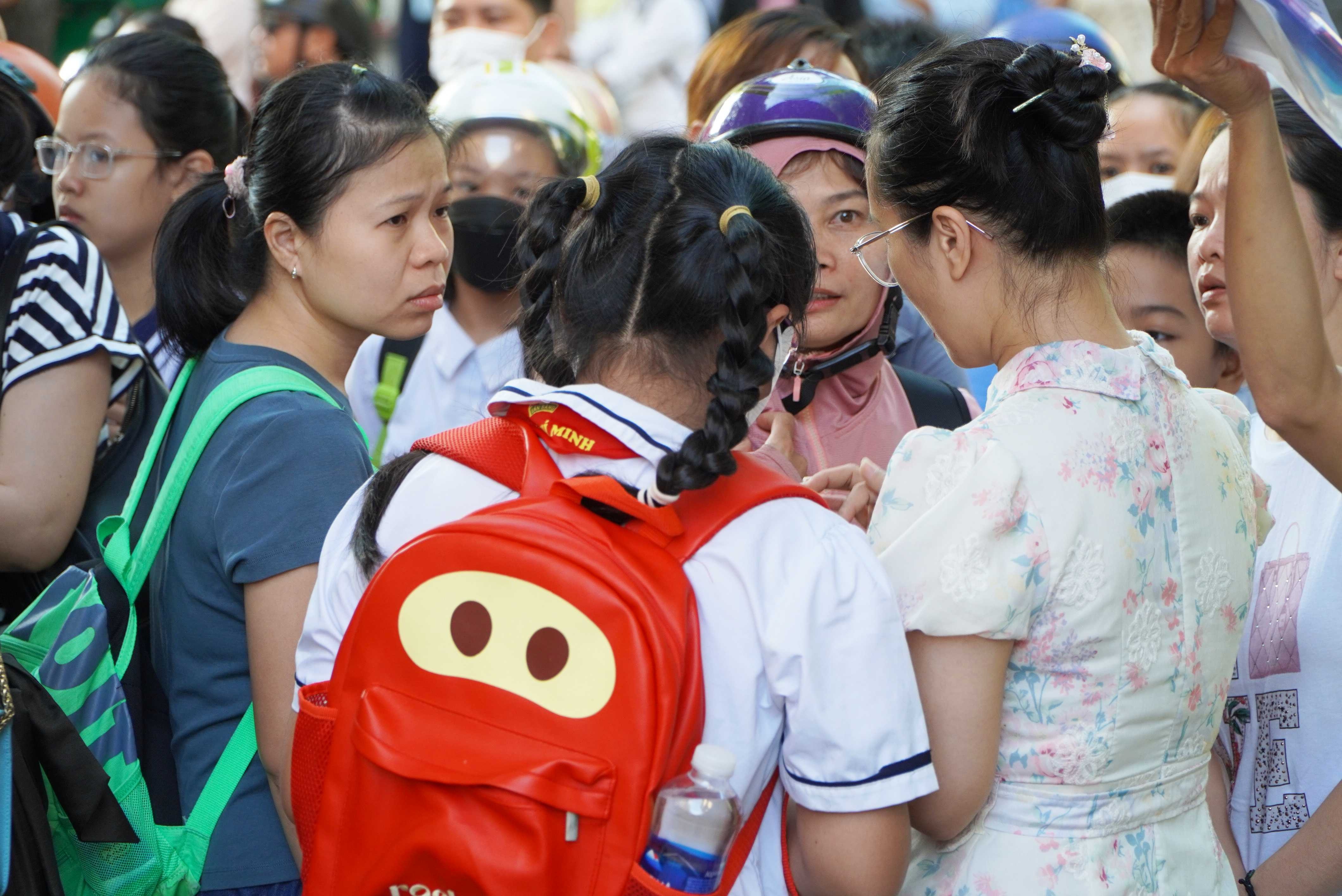 Thí sinh “cày” 6 buổi/tuần, đi 35km để thi lớp 6 Trường Trần Đại Nghĩa - 7 Thí sinh “cày” 6 buổi/tuần, đi 35km để thi lớp 6 Trường Trần Đại Nghĩa - 7