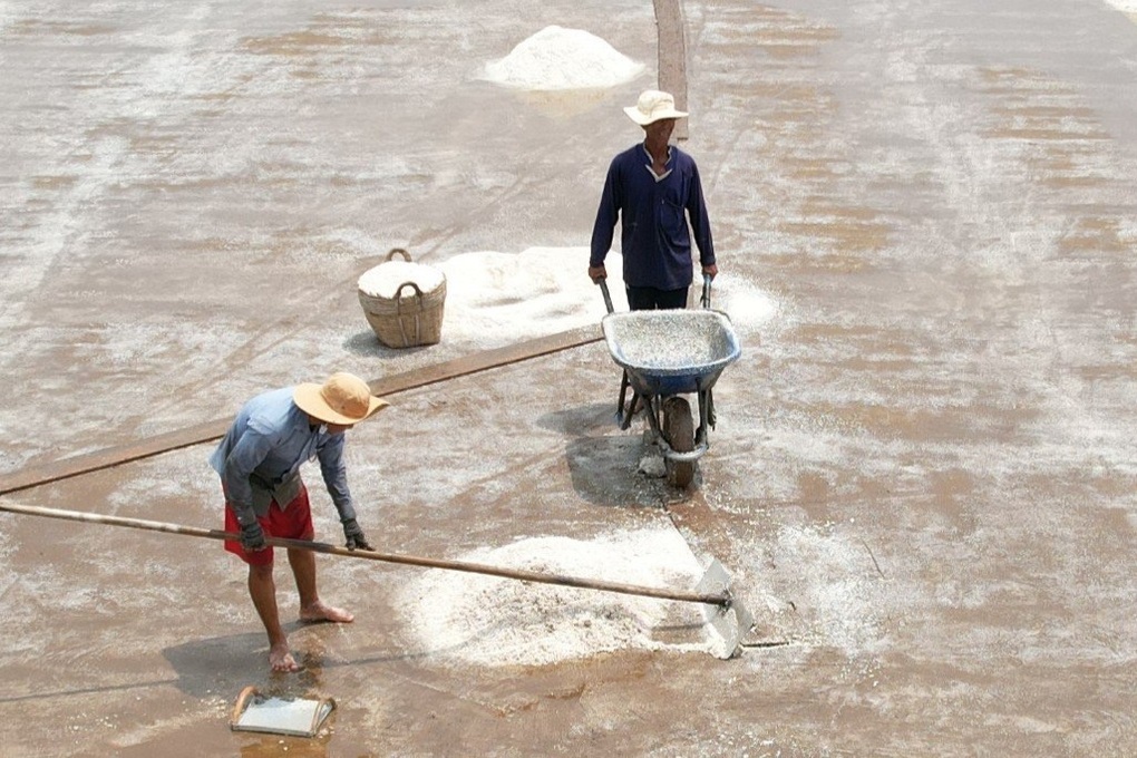 Hỗ trợ đóng BHYT nhiều đối tượng, nhân viên y tế thêm 0,5 lần lương cơ sở - 1 Hỗ trợ đóng BHYT nhiều đối tượng, nhân viên y tế thêm 0,5 lần lương cơ sở - 1