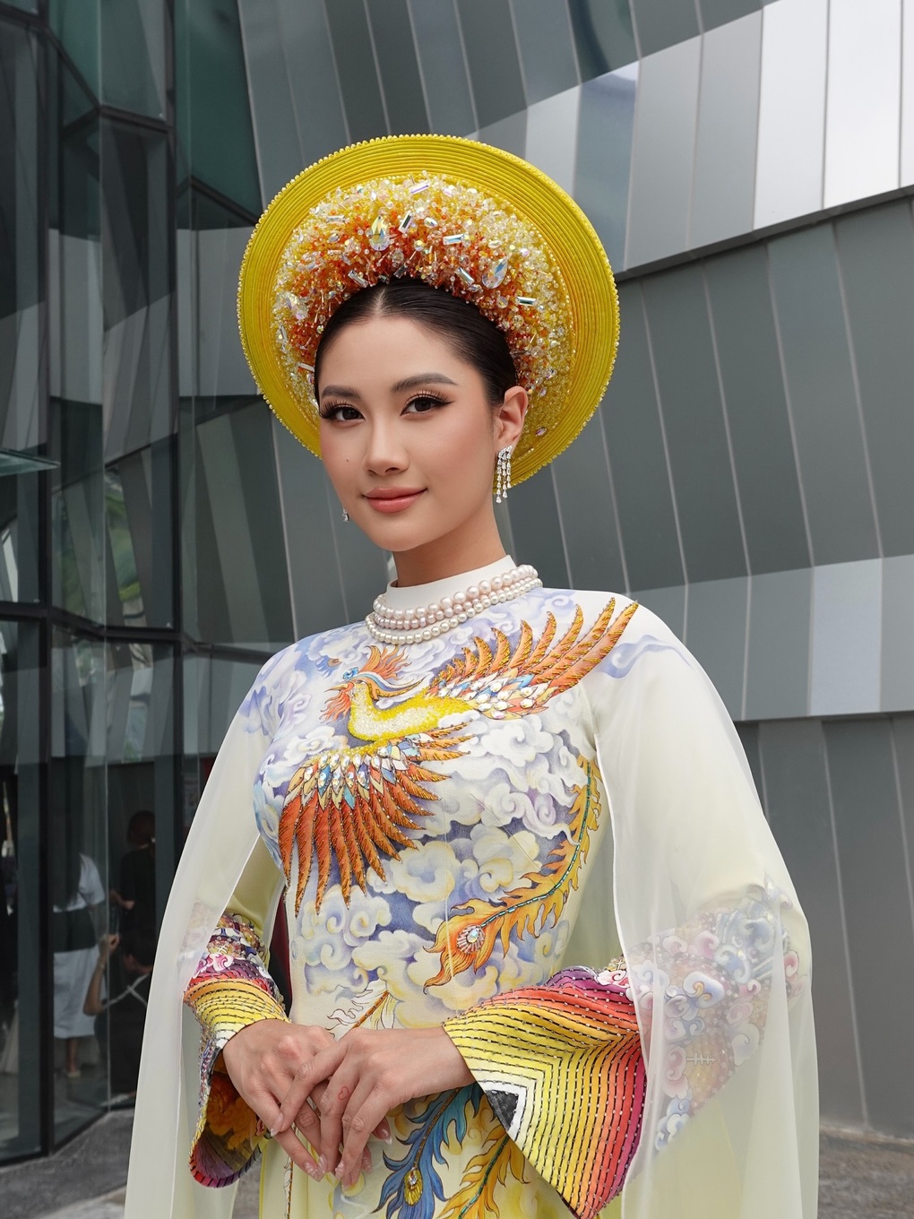 Hoa hậu Phương Linh khoe nhan sắc rạng rỡ trong tà áo dài sau đăng quang - 1 Hoa hậu Phương Linh khoe nhan sắc rạng rỡ trong tà áo dài sau đăng quang - 1