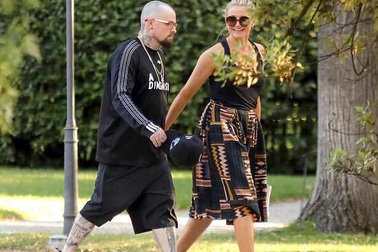 Cameron Diaz hạnh phúc bên chồng trẻ