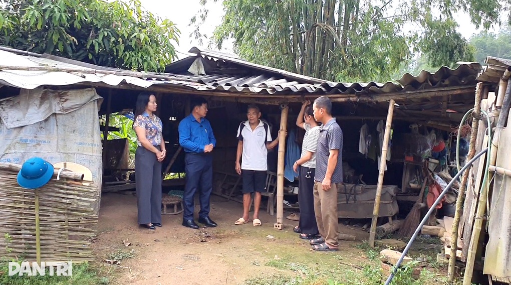 Vợ mất sớm, các con khó nghèo, cụ ông 82 tuổi quen khổ và bệnh tật - 4 Vợ mất sớm, các con khó nghèo, cụ ông 82 tuổi quen khổ và bệnh tật - 4