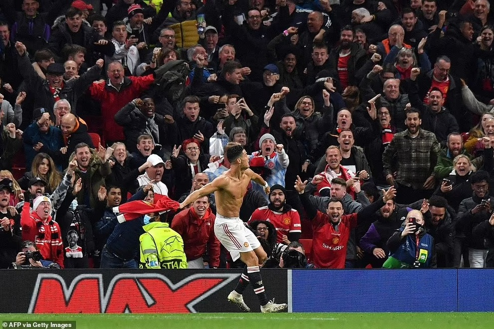 Giúp Man Utd hạ Villarreal, Ronaldo lập kỷ lục mới ở Champions League - 4 Giúp Man Utd hạ Villarreal, Ronaldo lập kỷ lục mới ở Champions League - 4