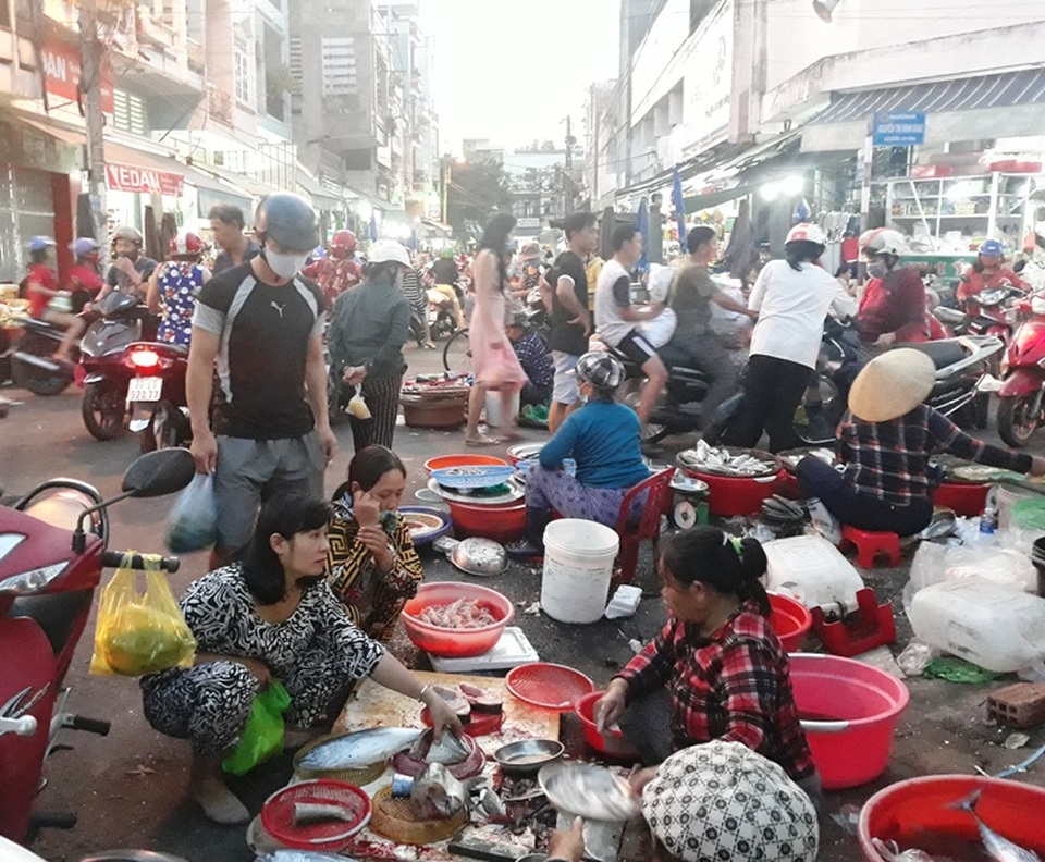 Phòng chống dịch Covid-19: Bình Định “mạnh tay” xử lý, kể cả xử lý hình sự - 3 Phòng chống dịch Covid-19: Bình Định “mạnh tay” xử lý, kể cả xử lý hình sự - 3