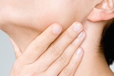 Làm gì khi hóc xương cá?