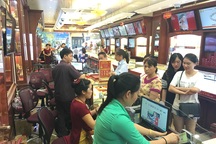 Giá vàng lại giảm mạnh