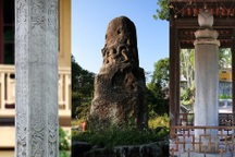 Khám phá những cột đá bí ẩn nghìn năm tuổi ở Việt Nam