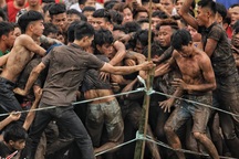 Tái diễn cảnh tranh cướp bạo lực, Hội Phết Hiền Quan 2019 bị dừng tổ chức