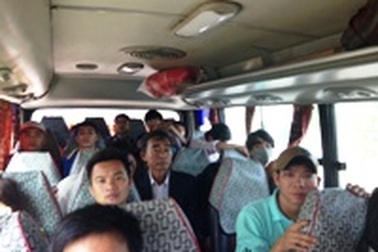 Xe 28 chỗ ngồi “nhồi” 60 khách