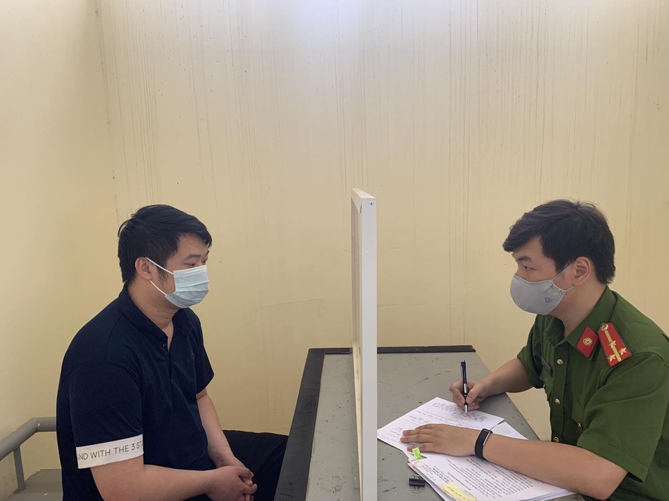 Sơn La: Nguyên Trưởng phòng một ngân hàng lừa đảo hàng tỷ đồng - 1 Sơn La: Nguyên Trưởng phòng một ngân hàng lừa đảo hàng tỷ đồng - 1