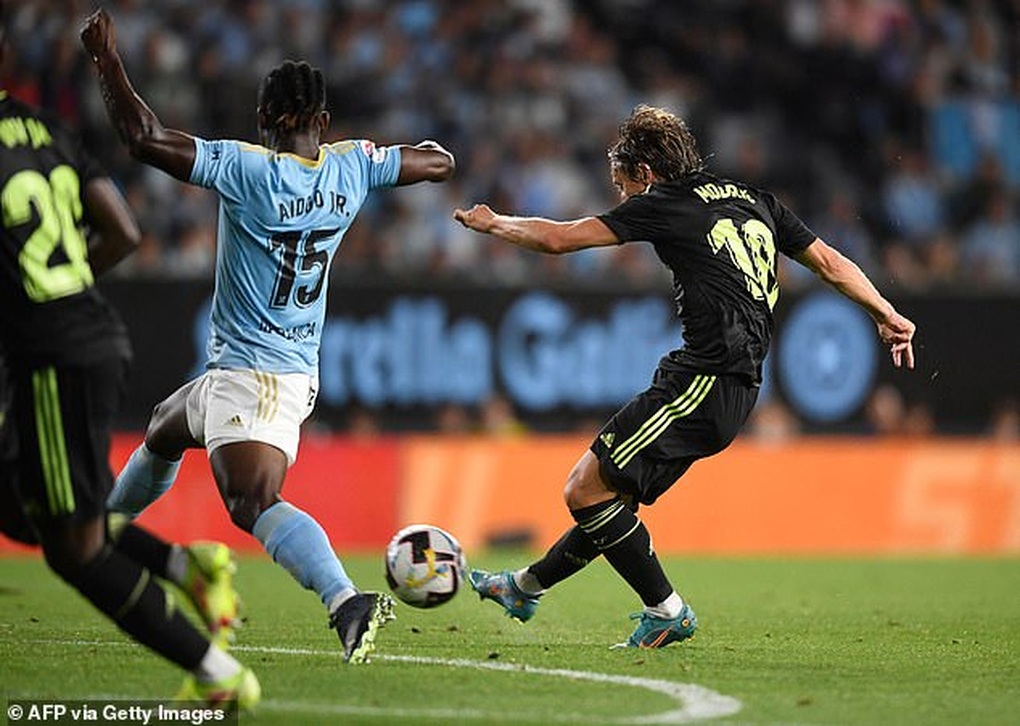 Modric tỏa sáng, Real Madrid thắng đậm Celta Vigo và dẫn đầu La Liga - 1 Modric tỏa sáng, Real Madrid thắng đậm Celta Vigo và dẫn đầu La Liga - 1