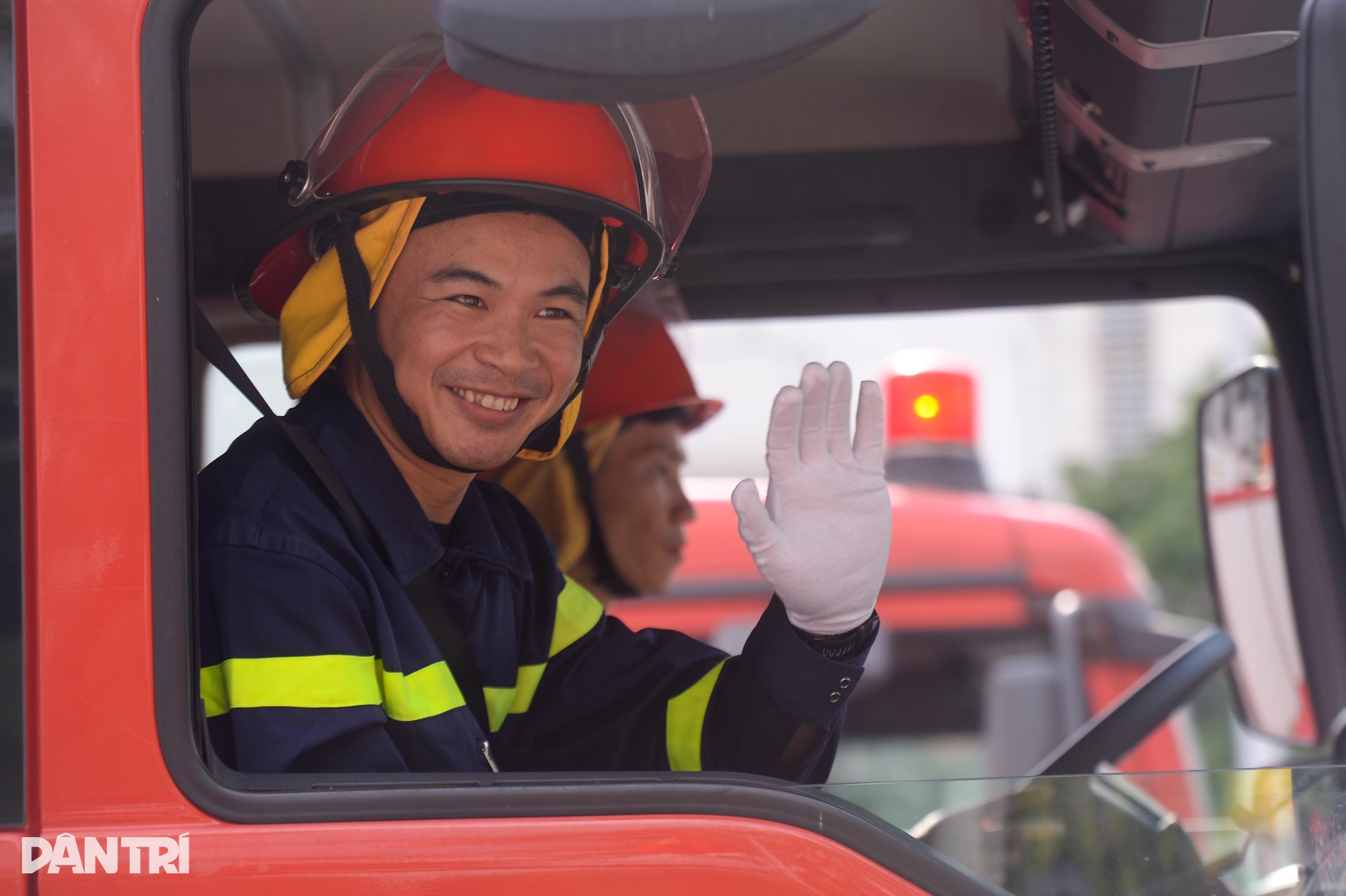 Chiêm ngưỡng dàn xe cơ giới hiện đại của Công an Hà Nội - 17
