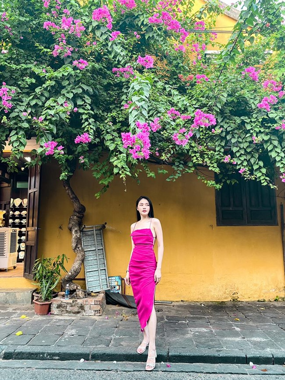 3 bông hồng tiếp viên hàng không Việt xinh đẹp, nóng bỏng như người mẫu - 4 3 bông hồng tiếp viên hàng không Việt xinh đẹp, nóng bỏng như người mẫu - 4