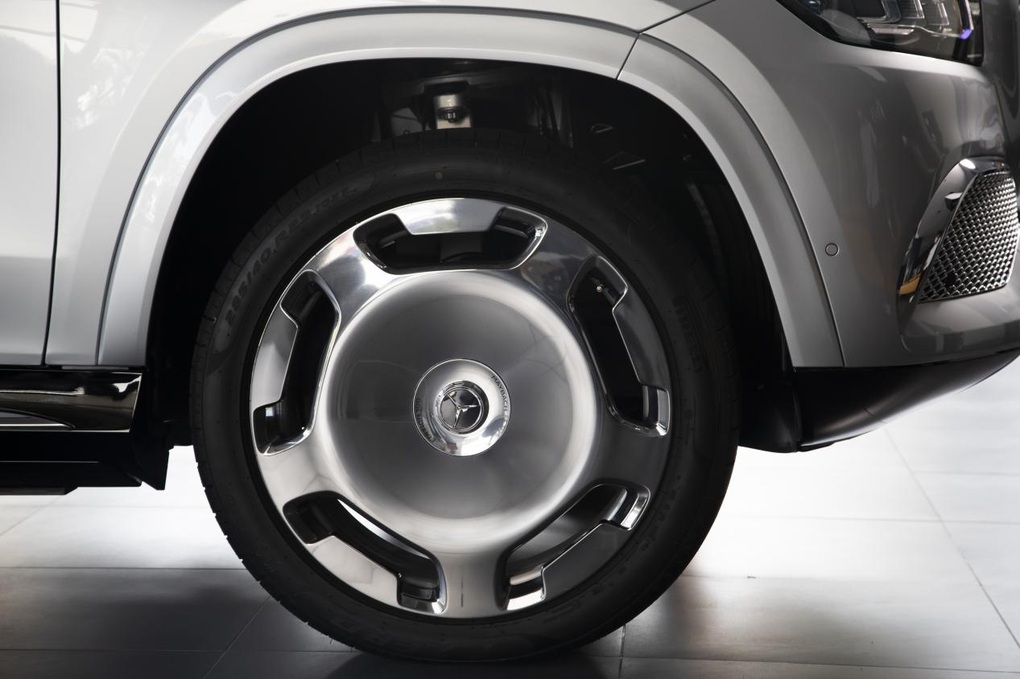 Khám phá SUV siêu sang độc nhất Việt Nam, giá tầm 15 tỷ đồng và đã có chủ - 5 Khám phá SUV siêu sang độc nhất Việt Nam, giá tầm 15 tỷ đồng và đã có chủ - 5