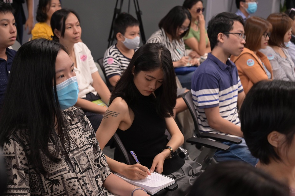 Bị kỳ thị, nghỉ việc vì được sếp.... cưng như trứng - 2 Bị kỳ thị, nghỉ việc vì được sếp.... cưng như trứng - 2