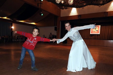 Người Việt ở Đức tưng bừng với vũ hội chào Xuân