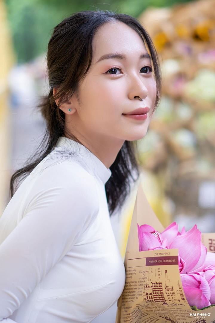 ນັກສຶກສາຍິງຫວຽດນາມມັກສາຍຮູບເງົາມີຫຼາຍປະສົບກັບດາລາ Hollywood - 4 Đam mê điện ảnh của nữ sinh Việt nhiều lần chạm trán sao Hollywood - 4