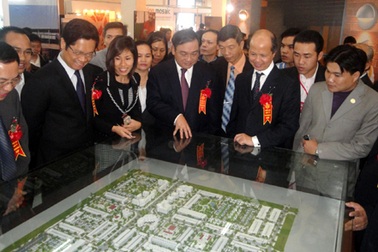 Thăng Long Real nhận giải doanh nghiệp vì cộng đồng tại Vietbuild 2011 