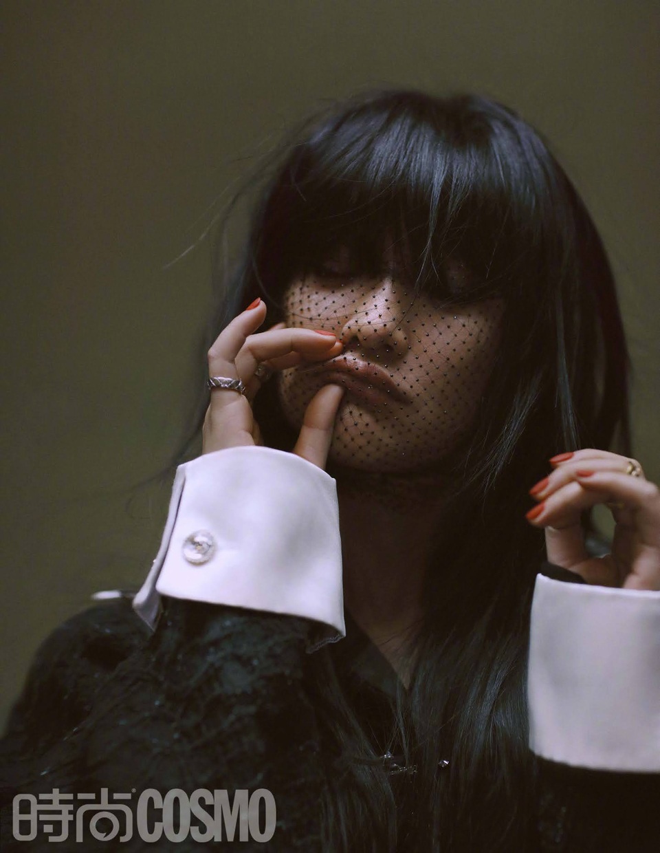 Hậu ly hôn, Châu Tấn đẹp rạng ngời và quyến rũ ở tuổi 47 - 13